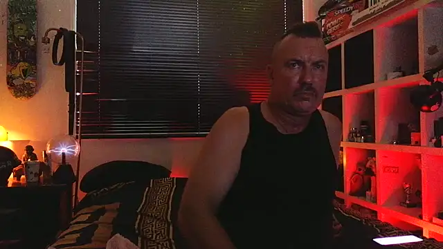 Snapshot of LukedavidDestroys chatting on 03.17.26 LukedavidDestroys online show from 03.17.26