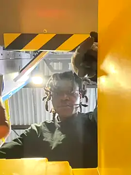 Snapshot of sneakylink13__ chatting on 10.15.25 sneakylink13 online show from 10.15.25