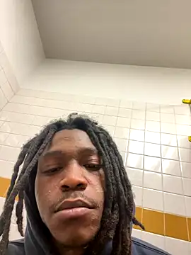 Snapshot of sneakylink13__ chatting on 11.01.25 sneakylink13 online show from 11.01.25