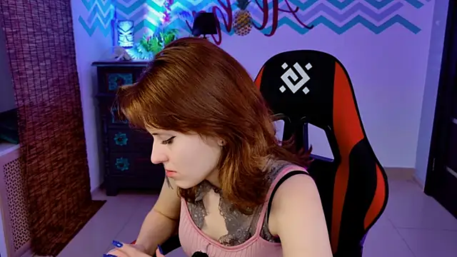 LolaAsmus online show from 11.15.25