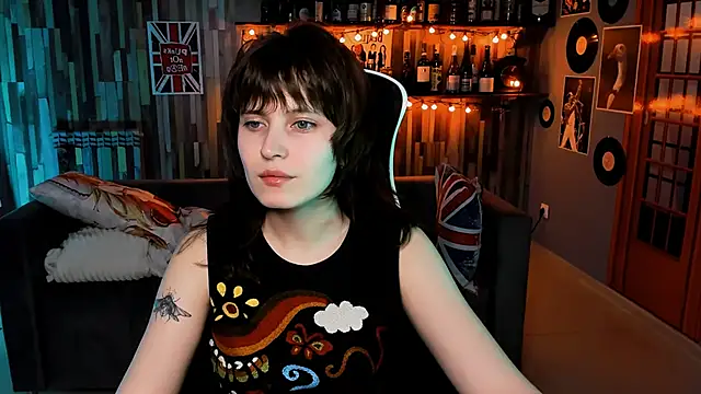Snapshot of LolaAsmus chatting on 04.17.26 LolaAsmus online show from 04.17.26