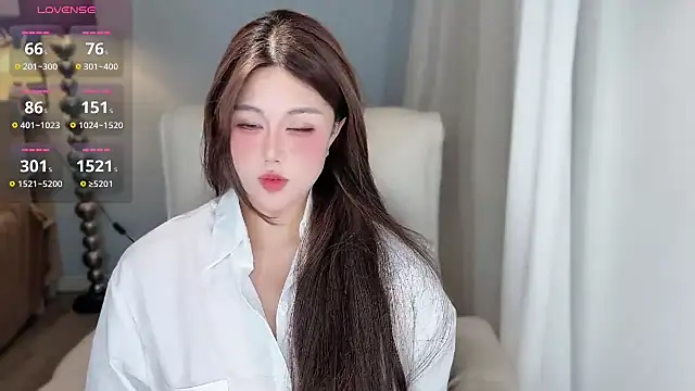 Snapshot of Strawberrybabyy1 chatting on 12.05.24 Strawberrybabyy1 online show from 12.05.24