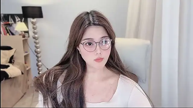 Snapshot of Strawberrybabyy1 chatting on 12.18.24 Strawberrybabyy1 online show from 12.18.24