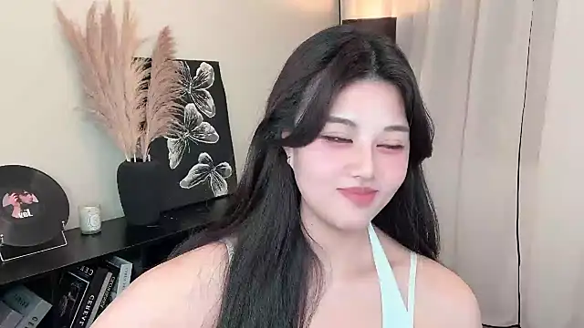 Snapshot of Strawberrybabyy1 chatting on 03.02.25 Strawberrybabyy1 online show from 03.02.25