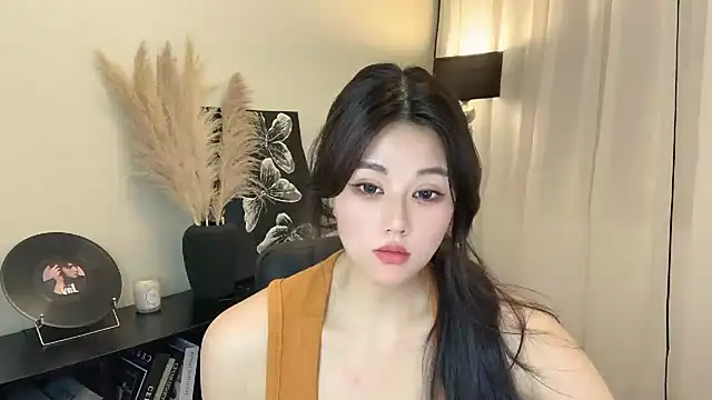 Snapshot of Strawberrybabyy1 chatting on 03.05.25 Strawberrybabyy1 online show from 03.05.25