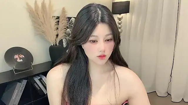 Snapshot of Strawberrybabyy1 chatting on 03.20.25 Strawberrybabyy1 online show from 03.20.25