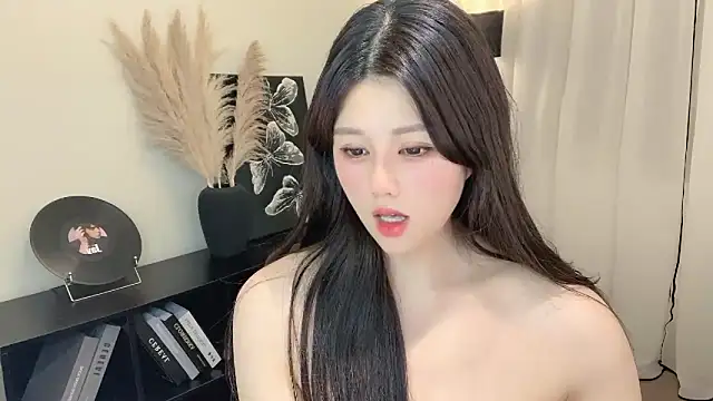 Snapshot of Strawberrybabyy1 chatting on 03.20.25 Strawberrybabyy1 online show from 03.20.25
