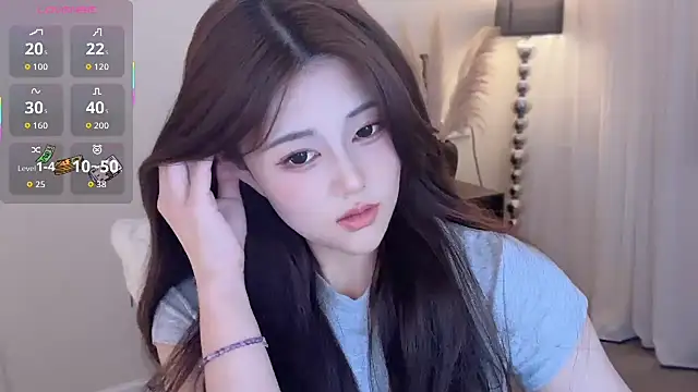 Snapshot of Strawberrybabyy1 chatting on 09.18.25 Strawberrybabyy1 online show from 09.18.25