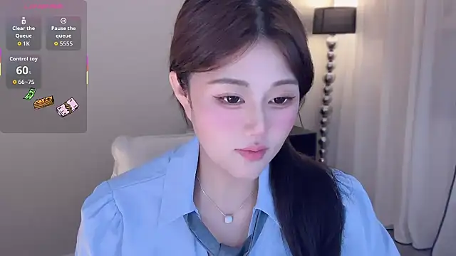 Snapshot of Strawberrybabyy1 chatting on 09.30.25 Strawberrybabyy1 online show from 09.30.25