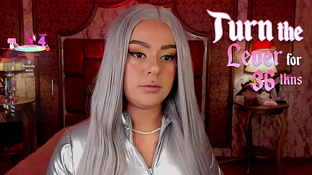 SoffiQueen online show from 12.19.25