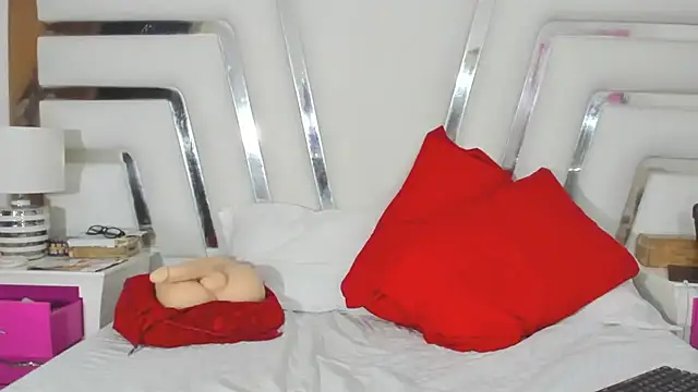 SaraaJhons online show from 03.04.25