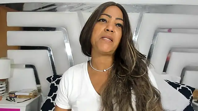 SaraaJhons online show from 03.08.25