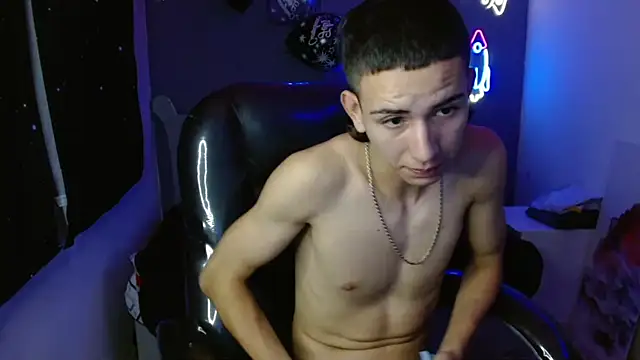 Snapshot of JackSwan18 chatting on 01.07.25 JackSwan18 online show from 01.07.25