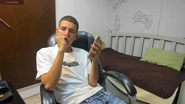 Snapshot of JackSwan18 chatting on 09.28.25 JackSwan18 online show from 09.28.25