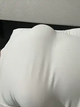 Mia Meow  online show from 03.13.25