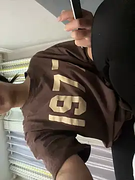 Mia Meow  online show from 03.17.25