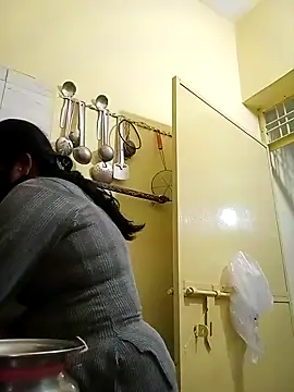 Snapshot of heenage chatting on 12.02.24 heenage online show from 12.02.24