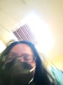 Snapshot of heenage chatting on 12.04.24 heenage online show from 12.04.24