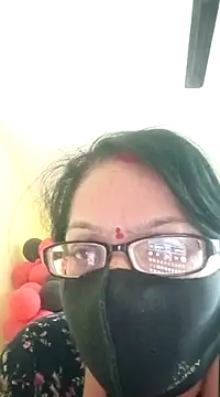 Snapshot of heenage chatting on 12.08.24 heenage online show from 12.08.24