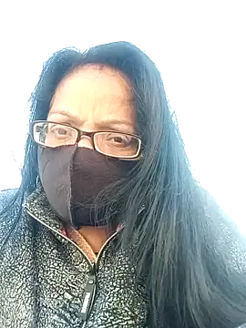 Snapshot of heenage chatting on 12.16.24 heenage online show from 12.16.24