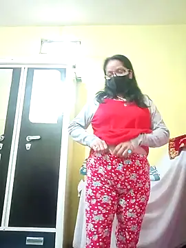 Snapshot of heenage chatting on 01.30.25 heenage online show from 01.30.25