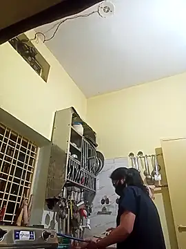 Snapshot of heenage chatting on 02.15.25 heenage online show from 02.15.25