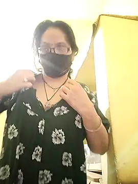 Snapshot of heenage chatting on 03.02.25 heenage online show from 03.02.25