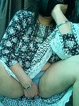 Snapshot of heenage chatting on 03.15.25 heenage online show from 03.15.25