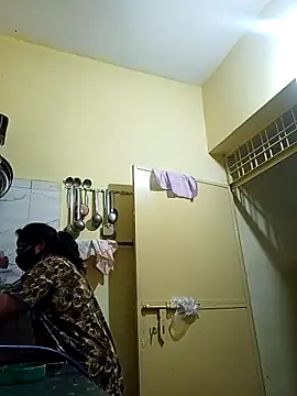 Snapshot of heenage chatting on 03.16.25 heenage online show from 03.16.25