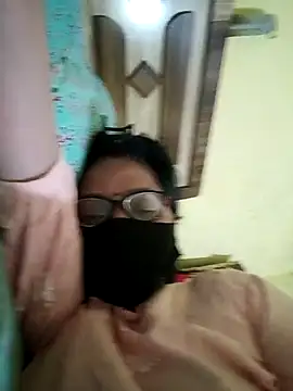 Snapshot of heenage chatting on 09.12.25 heenage online show from 09.12.25