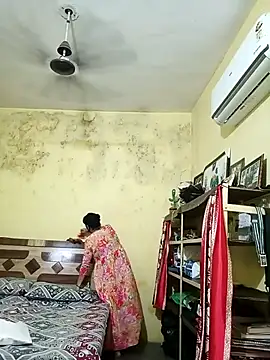 heenage online show from 04.04.26