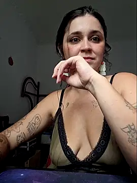 luuhcat09 online show from 10.29.25