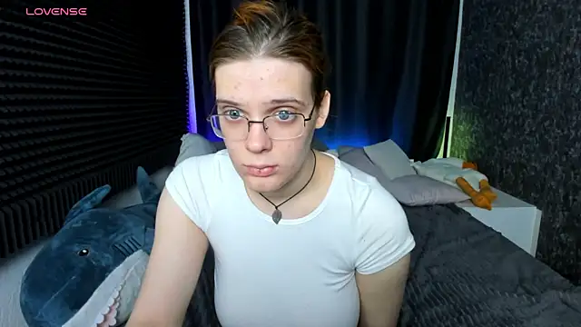 Snapshot of KIKI_Krash chatting on 01.25.25 KIKI Krash online show from 01.25.25