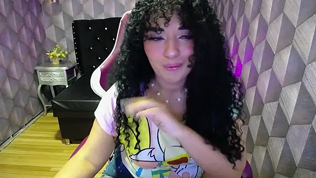 Sofiacowperx online show from 02.07.25