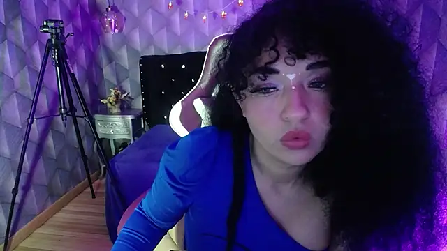 Sofiacowperx online show from 02.16.25