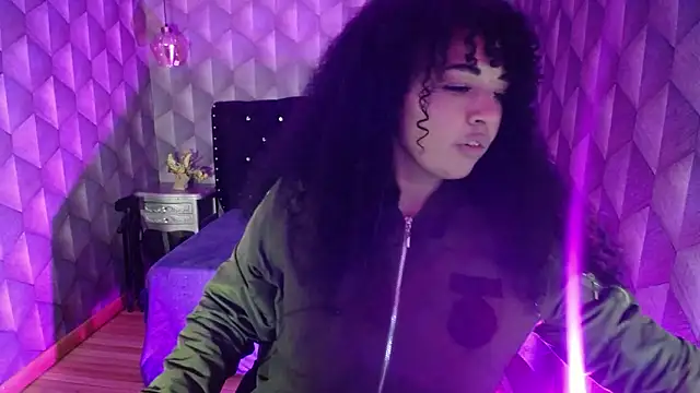 Sofiacowperx online show from 03.05.25