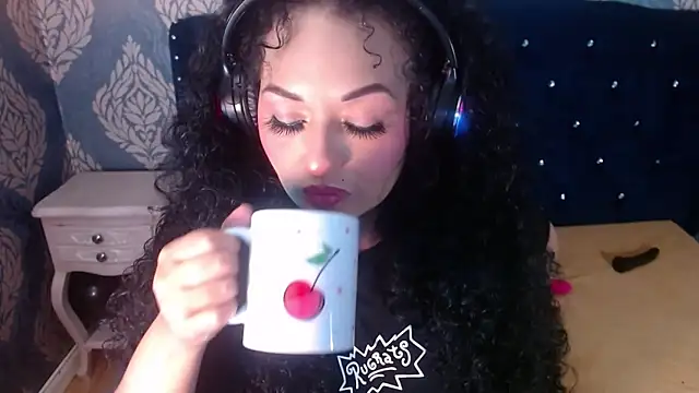 Snapshot of Sofiacowperx chatting on 04.28.26 Sofiacowperx online show from 04.28.26