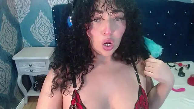 Snapshot of Sofiacowperx chatting on 06.18.26 Sofiacowperx online show from 06.18.26