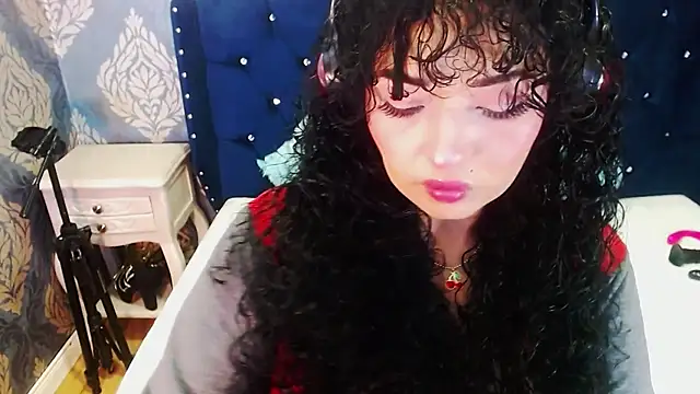 Snapshot of Sofiacowperx chatting on 06.26.26 Sofiacowperx online show from 06.26.26