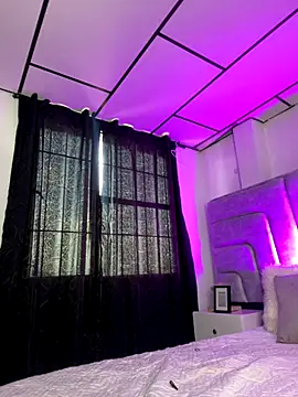 ZoeJohnsoon online show from 09.17.25