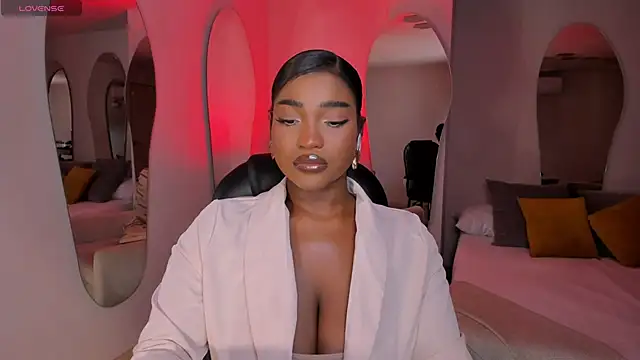 SavannahStorm online show from 04.10.26