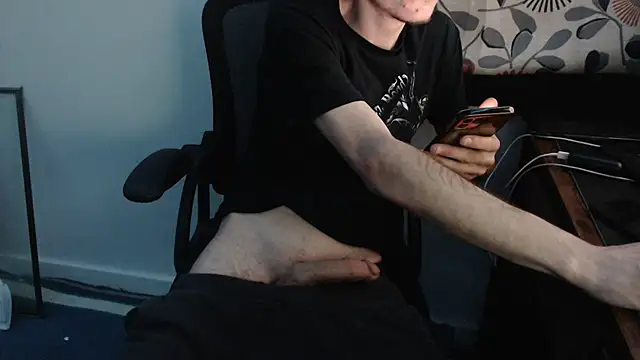 Snapshot of MrKingDick607 chatting on 04.18.26 MrKingDick607 online show from 04.18.26