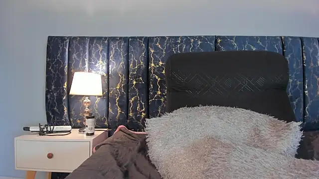 Sophia Lemos online show from 12.17.25