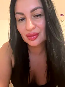 Snapshot of Helena7077 chatting on 09.23.25 Helena7077 online show from 09.23.25