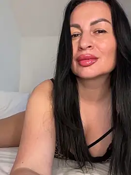 Snapshot of Helena7077 chatting on 04.23.26 Helena7077 online show from 04.23.26