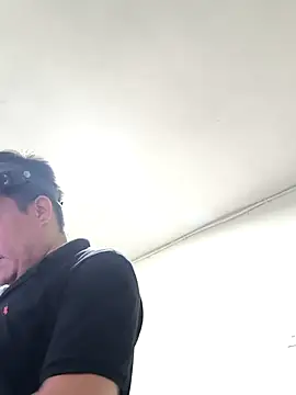 Snapshot of Jhonatan_Morales_S chatting on 02.05.25 Jhonatan Morales S online show from 02.05.25