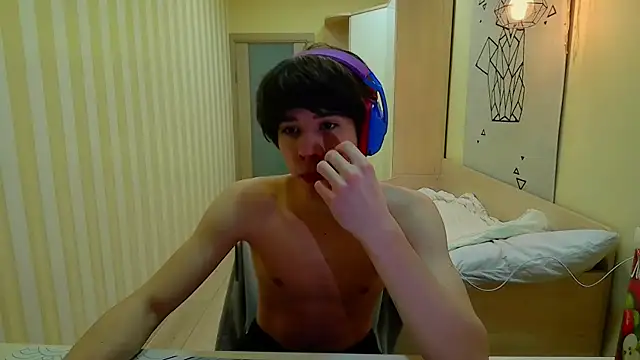 Snapshot of gayGamogey chatting on 12.22.25 gayGamogey online show from 12.22.25