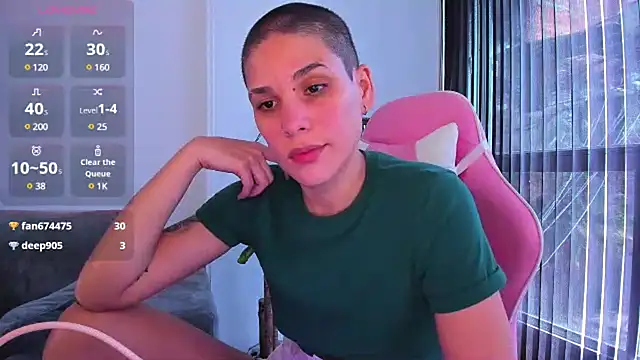 Snapshot of Charlee_pink chatting on 12.22.24 Charlee pink online show from 12.22.24