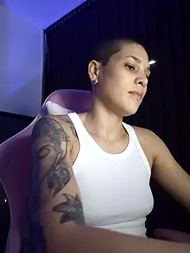 Snapshot of Charlee_pink chatting on 12.29.24 Charlee pink online show from 12.29.24