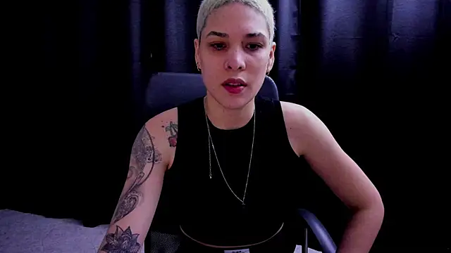 Snapshot of Charlee_pink chatting on 09.19.25 Charlee pink online show from 09.19.25
